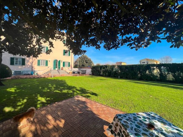 casa indipendente in vendita a Lucca in zona Ponte San Pietro