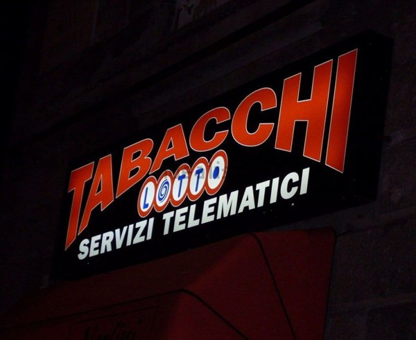 negozio in vendita a Lucca in zona Zona San Concordio