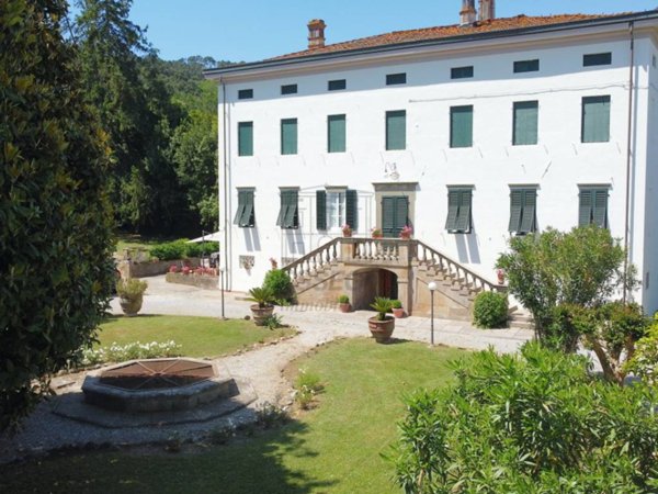 appartamento in vendita a Lucca in zona zona Sorbano