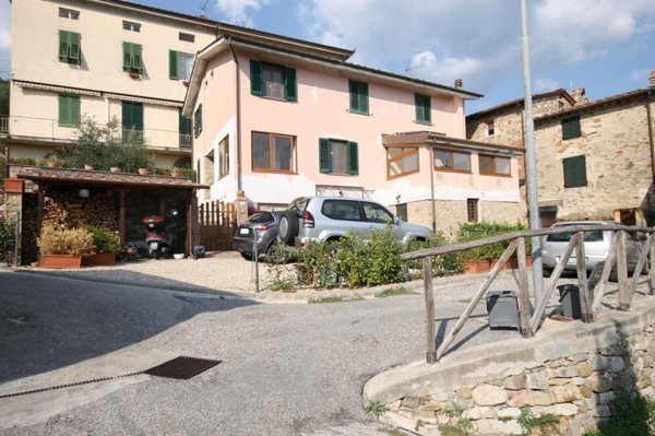 casa indipendente in vendita a Lucca in zona Aquilea