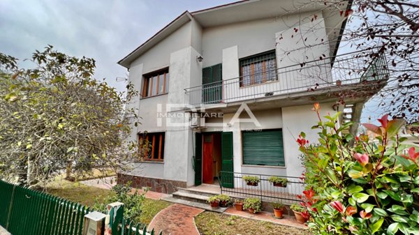 casa indipendente in vendita a Lucca in zona Sant'Anna