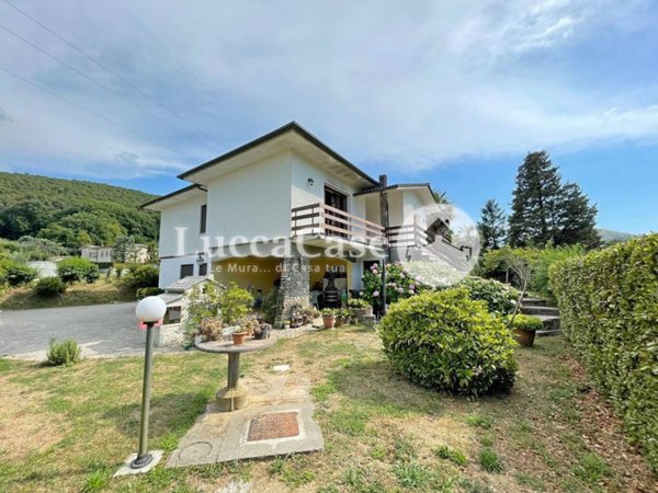 casa indipendente in vendita a Lucca in zona Santa Maria del Giudice