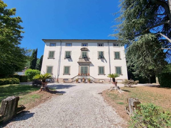 casa indipendente in vendita a Lucca in zona Pozzuolo