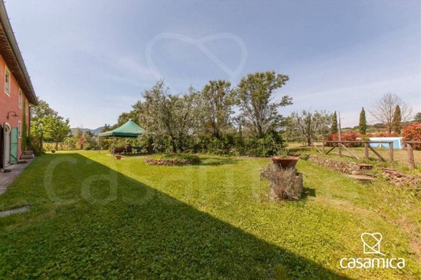 casa indipendente in vendita a Lucca in zona Mutigliano