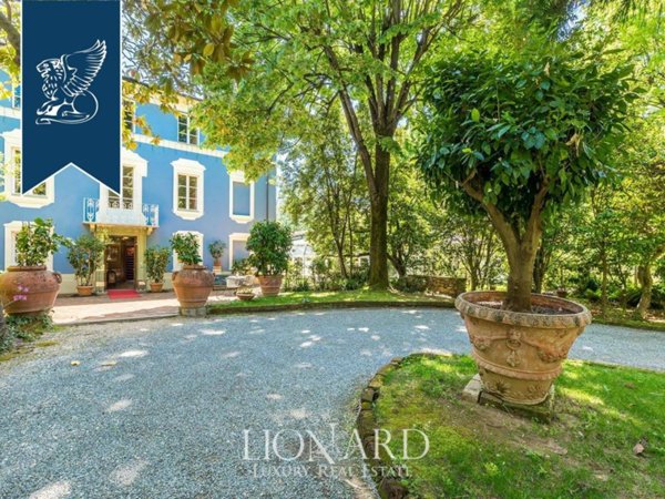 villa in vendita a Lucca in zona Centro Città