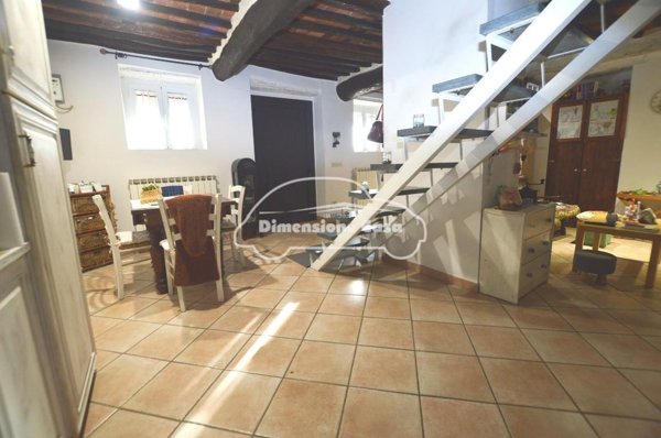 casa indipendente in vendita a Lucca in zona Vicopelago