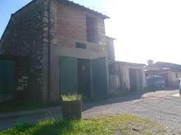 casa indipendente in vendita a Lucca in zona Nozzano