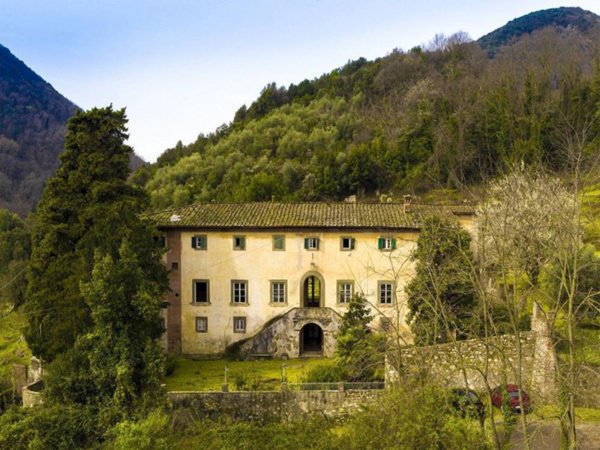 casa indipendente in vendita a Lucca in zona Centro Città