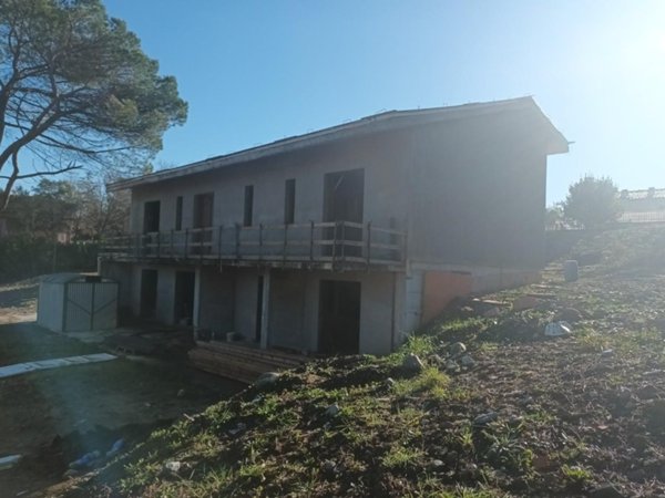 casa indipendente in vendita a Lucca in zona Monte San Quirico