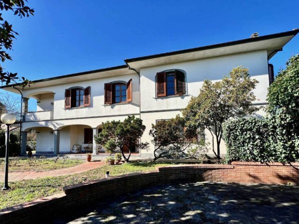 casa indipendente in vendita a Lucca in zona zona San Vito