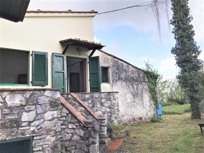 casa indipendente in vendita a Lucca in zona Deccio di Brancoli