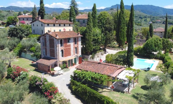 casa indipendente in vendita a Lucca in zona Ponte a Moriano