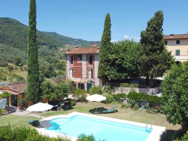 casa indipendente in vendita a Lucca in zona Monte San Quirico
