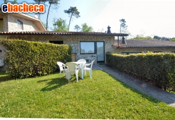 casa indipendente in vendita a Lucca in zona Farneta