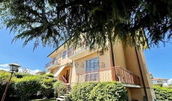 casa indipendente in vendita a Lucca in zona zona Antraccoli