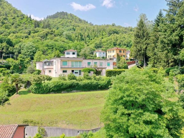 casa indipendente in vendita a Lucca in zona Centro Città