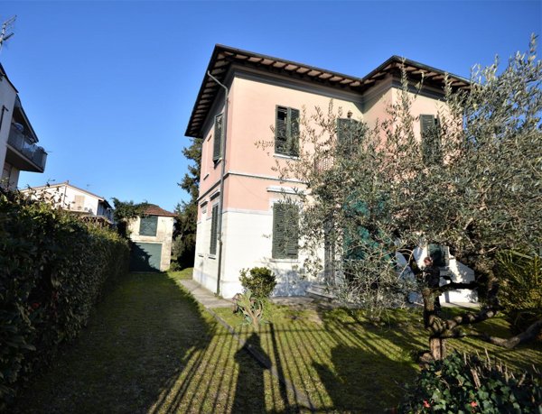 casa indipendente in vendita a Lucca in zona zona San Marco