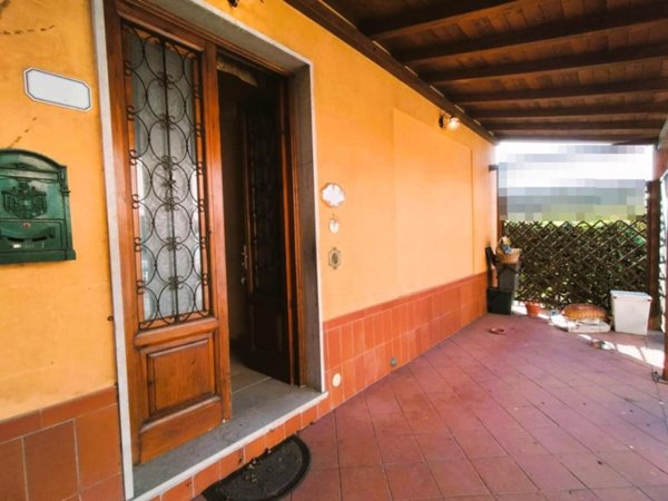 casa indipendente in vendita a Lucca in zona zona Sorbano