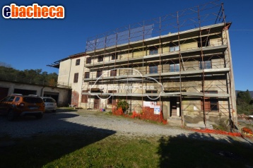 casa indipendente in vendita a Lucca in zona San Quirico di Moriano