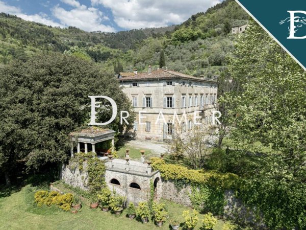 villa in vendita a Lucca in zona Ciciana