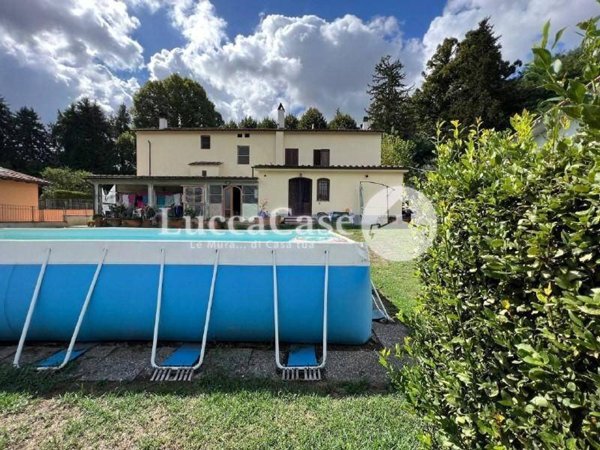 casa indipendente in vendita a Lucca in zona Vicopelago