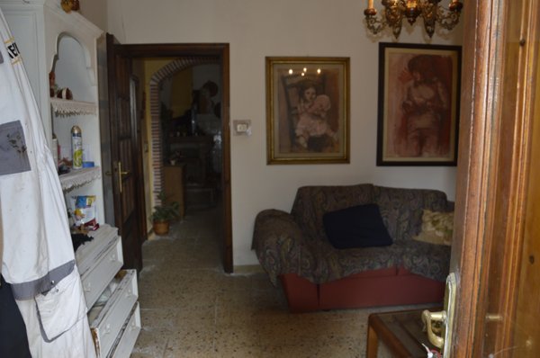 casa indipendente in vendita a Lucca in zona Montuolo