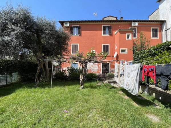 casa indipendente in vendita a Lucca in zona Sant'Anna