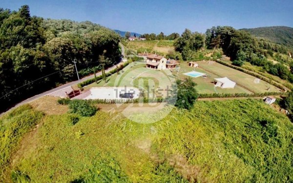 casa indipendente in vendita a Lucca
