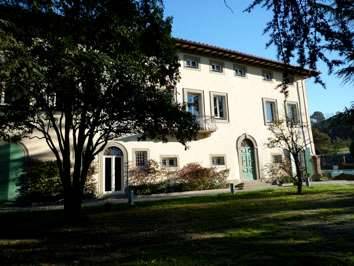 villa in vendita a Lucca in zona Centro Città