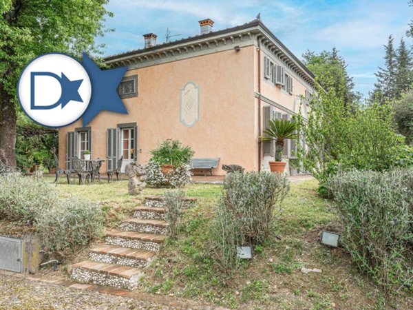 casa indipendente in vendita a Lucca in zona Ciciana