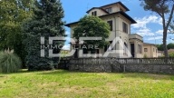 casa indipendente in vendita a Lucca in zona Centro Città