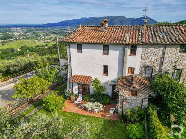 casa indipendente in vendita a Lucca in zona Maggiano