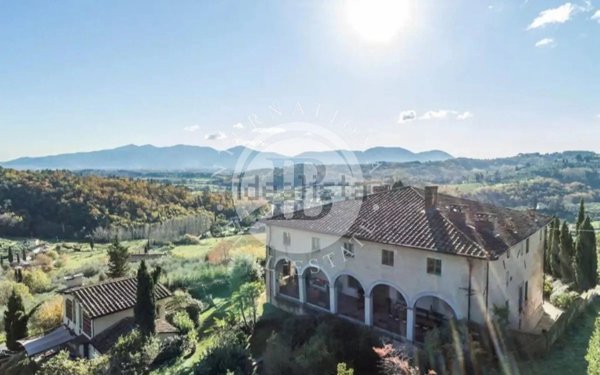 villa in vendita a Lucca