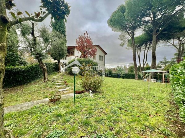 appartamento in vendita a Lucca in zona San Lorenzo a Vaccoli