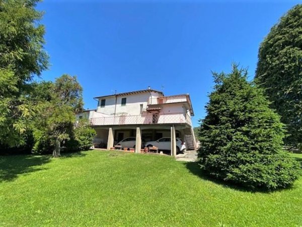 casa indipendente in vendita a Lucca in zona Fagnano