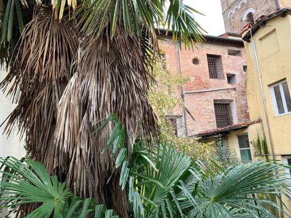 appartamento in vendita a Lucca in zona Centro Città