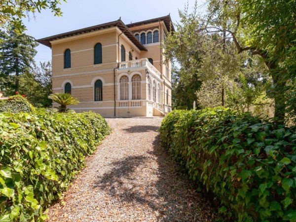 casa indipendente in vendita a Lucca in zona Maggiano