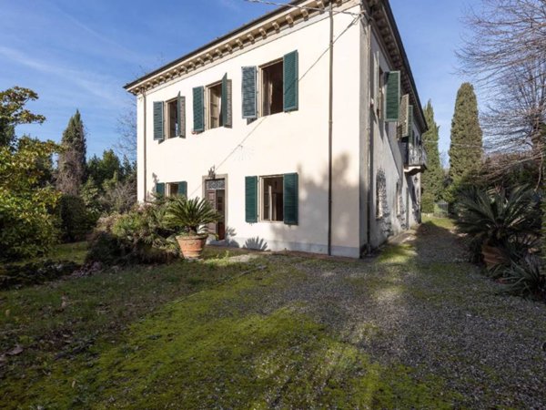 casa indipendente in vendita a Lucca in zona Monte San Quirico