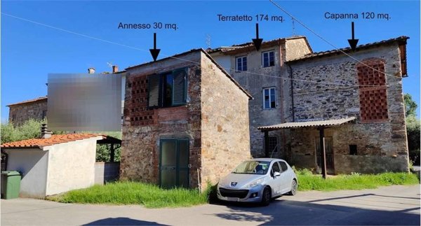 casa indipendente in vendita a Lucca in zona Pontetetto