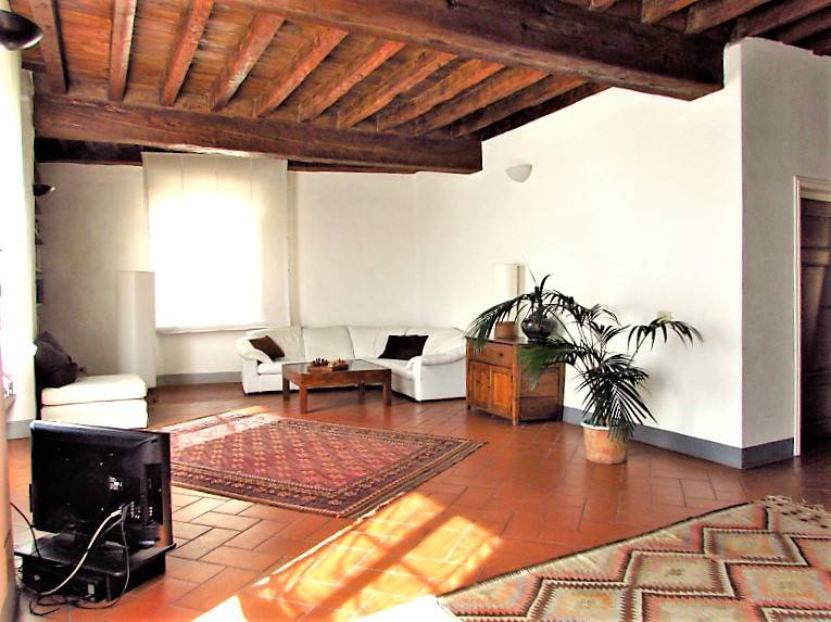 appartamento in vendita a Lucca in zona Centro Città