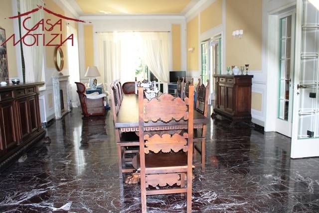 casa indipendente in vendita a Lucca in zona Centro Città