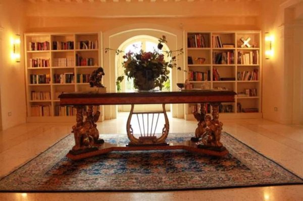 casa indipendente in vendita a Lucca in zona Vallebuia