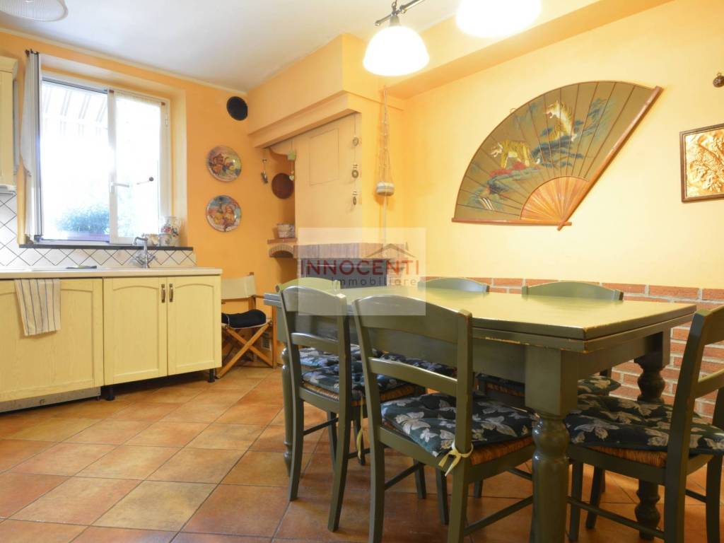 casa indipendente in vendita a Lucca in zona Nozzano