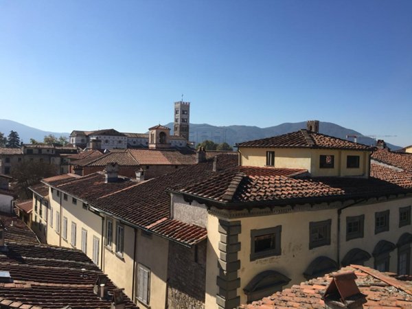 appartamento in vendita a Lucca in zona Centro Città