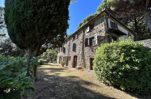casa indipendente in vendita a Lucca in zona Centro Città