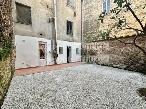 appartamento in vendita a Lucca in zona Centro Città