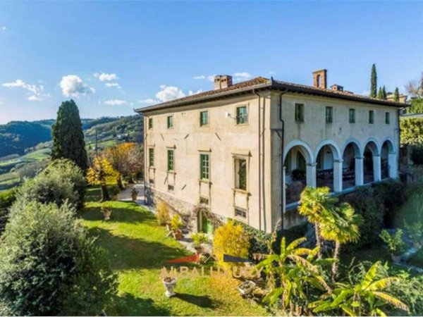 villa in vendita a Lucca in zona Monte San Quirico
