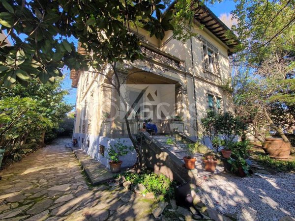 casa indipendente in vendita a Lucca in zona zona San Marco