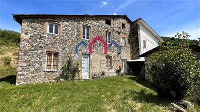 casa indipendente in vendita a Lucca
