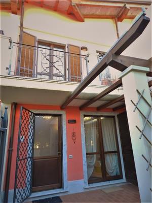 casa indipendente in vendita a Lucca in zona Querce